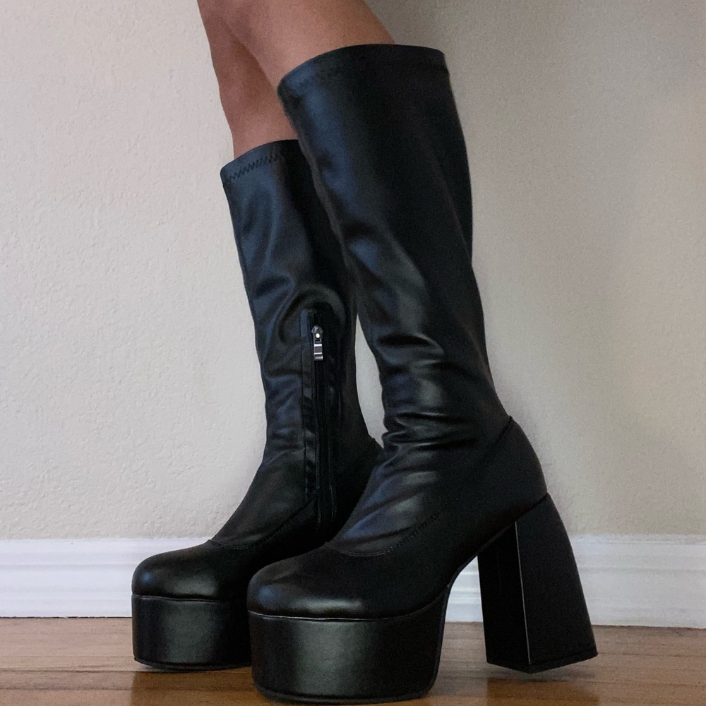 black platform heeled boots size 9